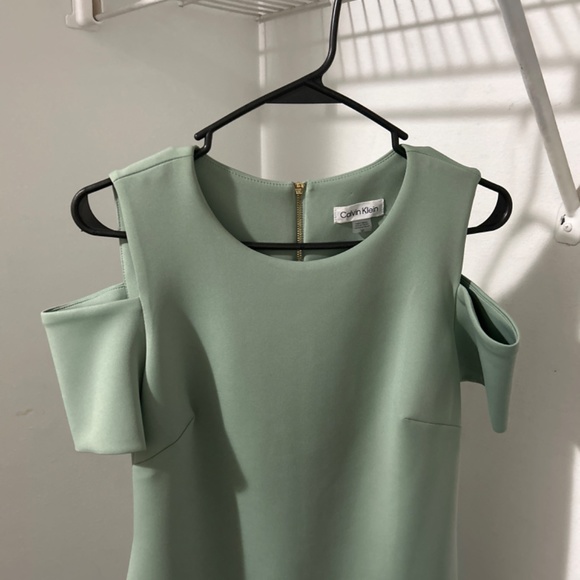 Calvin Klein - Picture 2 of 5